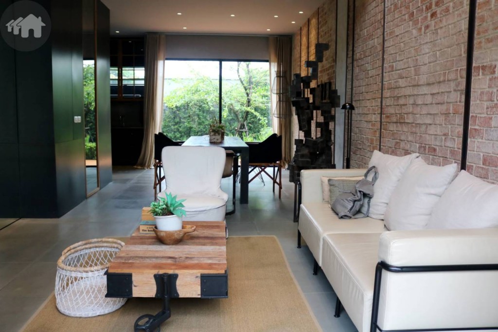 โถงรับแขกทาวน์โฮม Type B ของโครงการ อีโค สเปซ บางนา – วงแหวน (Eco Space Bangna - Wongwaen)