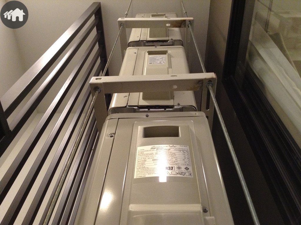 ชั้นวางคอมเพลสเซอร์แอร์แบบแขวนติดเพดานเพื่อง่ายต่อการทำความสะอาด และดูทันสมัย