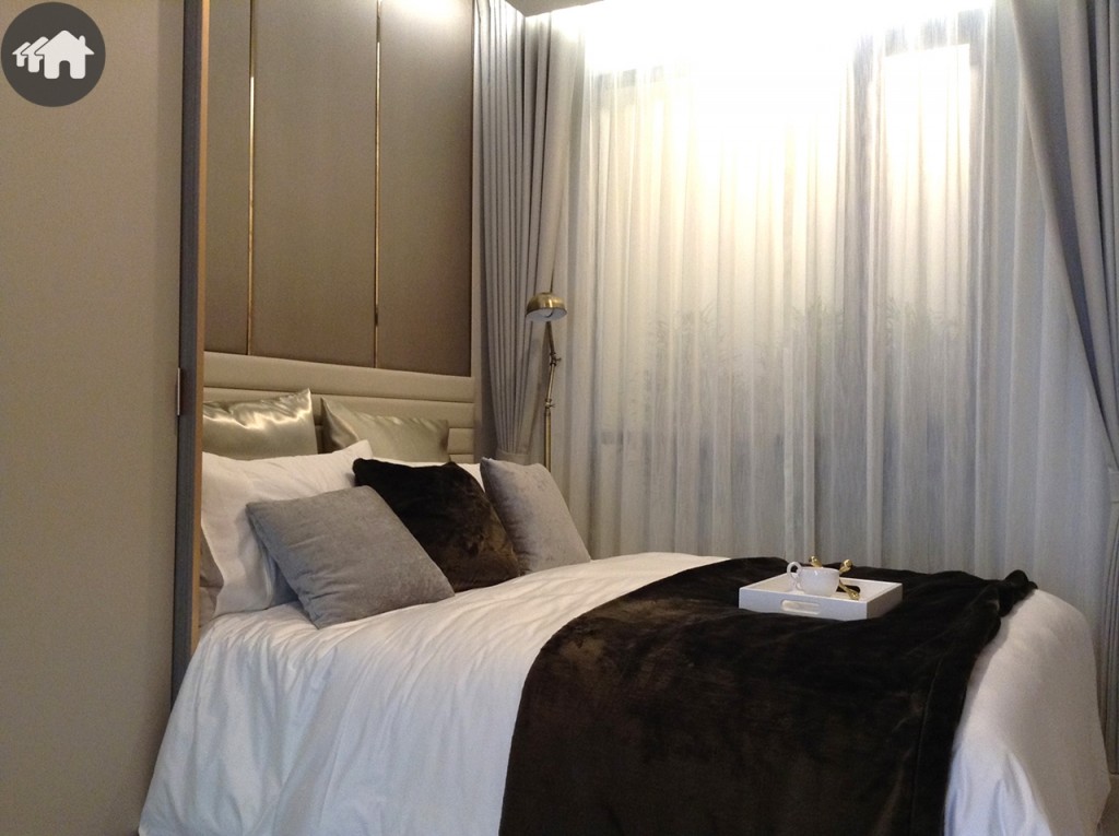 ห้องนอนก็เป็นเพียงโซนพักผ่อนเช่นกัน ซึ่งมีเพียงตู้เสื้อผ้าวางไว้เท่านั้น