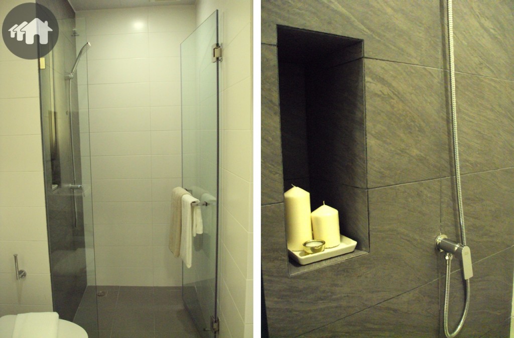 พื้นที่อาบน้ำมีความต่างจากแบบแรกคือ แบบนี้ทำช่องสำหรับวางของไว้ให้ด้วย