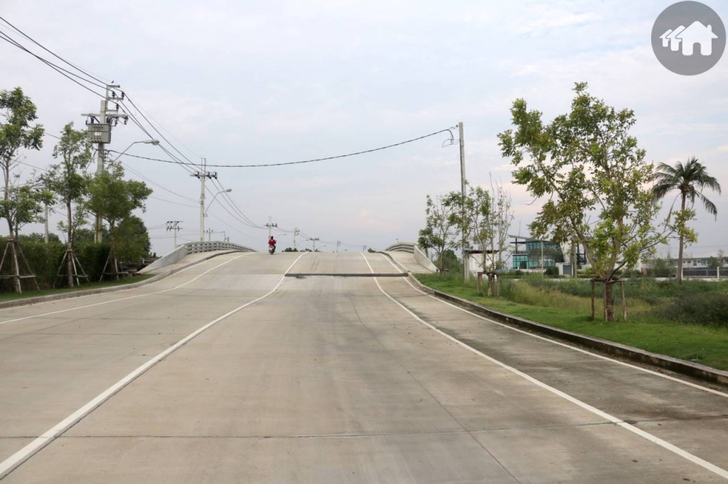 ถนนภาระจำยอมในโครงการ วารีโอ สุวรรณภูมิ (Vario Suvarnabhumi)