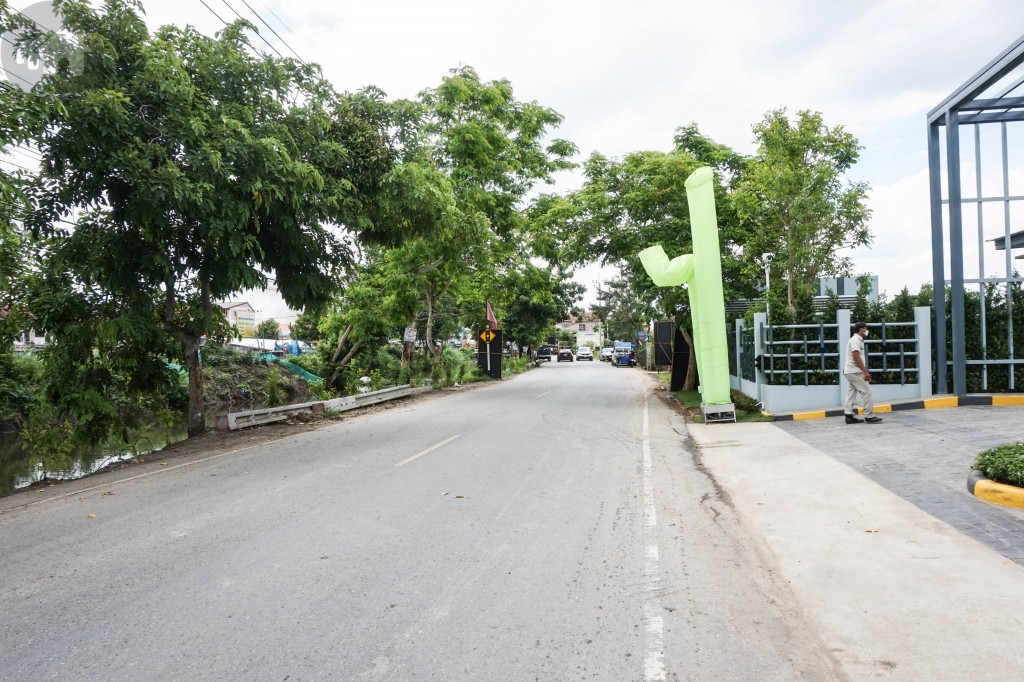 Baan Lumpini Townville Lat Pladuk  Bangpai Station Direction1 DSC05218-001