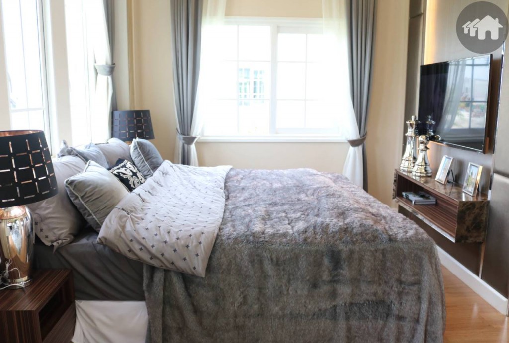 ห้องนอนมาสเตอร์โครงการ โกลเด้น ทาวน์ บางนา – สวนหลวง Golden Town Bangna Suanluang 