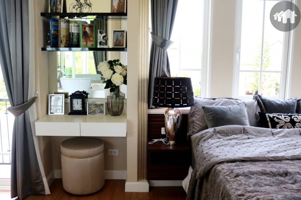 ห้องนอนมาสเตอร์ โครงการ โกลเด้น ทาวน์ บางนา – สวนหลวง Golden Town Bangna Suanluang 