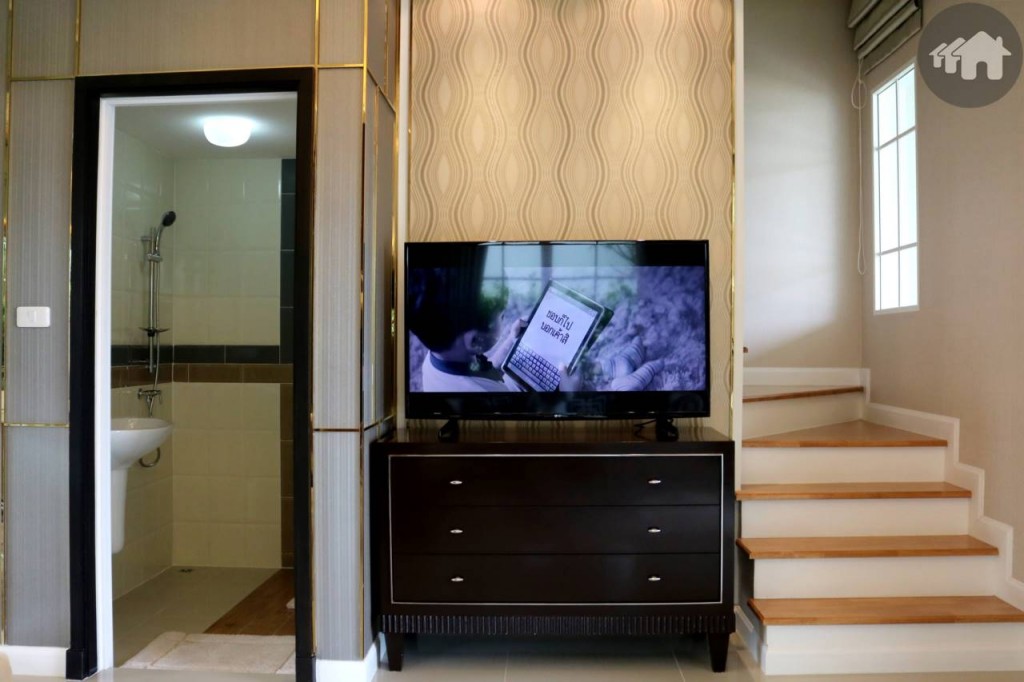 โถงรับแขกโครงการ โกลเด้น ทาวน์ บางนา – สวนหลวง  Golden Town Bangna Suanluang