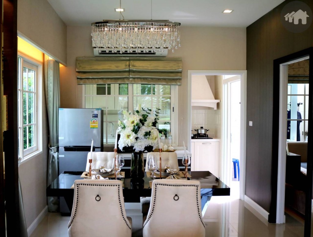 พื้นที่กินข้าวยูนิต Kensington ของโครงการ โกลเด้น ทาวน์ บางนา – สวนหลวง Golden Town Bangna Suanluang