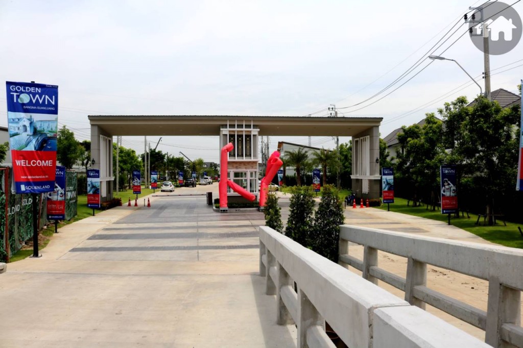  Main Gate โครงการโกลเด้น ทาวน์ บางนา – สวนหลวง Golden Town Bangna Suanluang