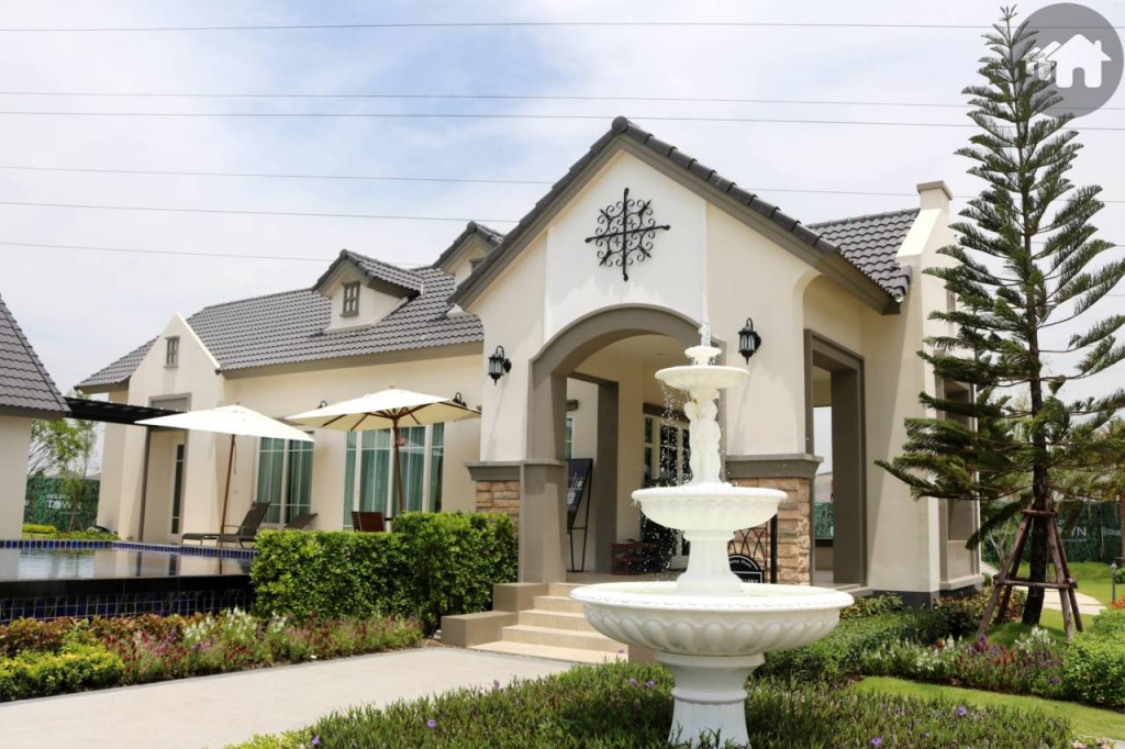 คลับเฮ้าส์โครงการ โกลเด้น ทาวน์ บางนา – สวนหลวง Golden Town Bangna Suanluang 