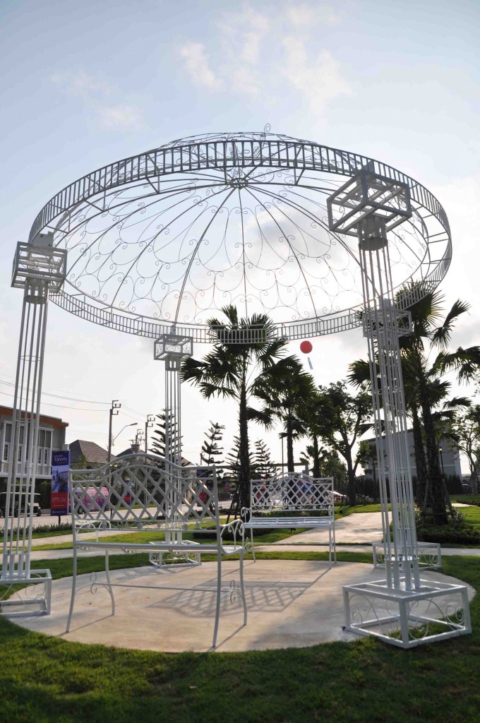 สวนสาธาณะโครงการ โกลเด้น ทาวน์ บางนา – สวนหลวง Golden Town Bangna Suanluang 