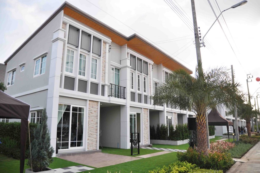 บ้านตัวอย่างยูนิต Windsor ของโครงการ โกลเด้น ทาวน์ บางนา – สวนหลวง Golden Town Bangna Suanluang 