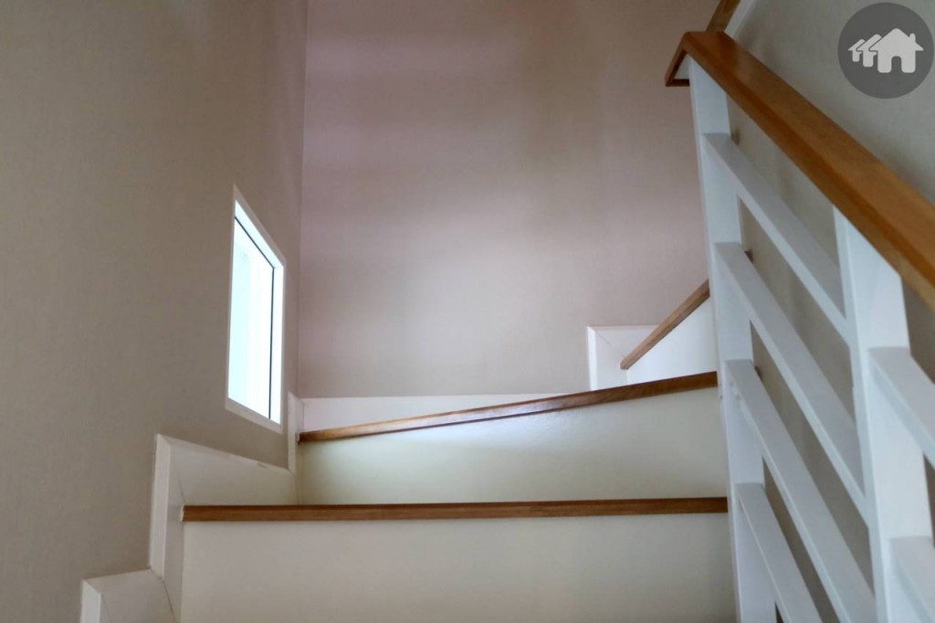 บันไดโครงการ โกลเด้น ทาวน์ บางนา – สวนหลวง Golden Town Bangna Suanluang 