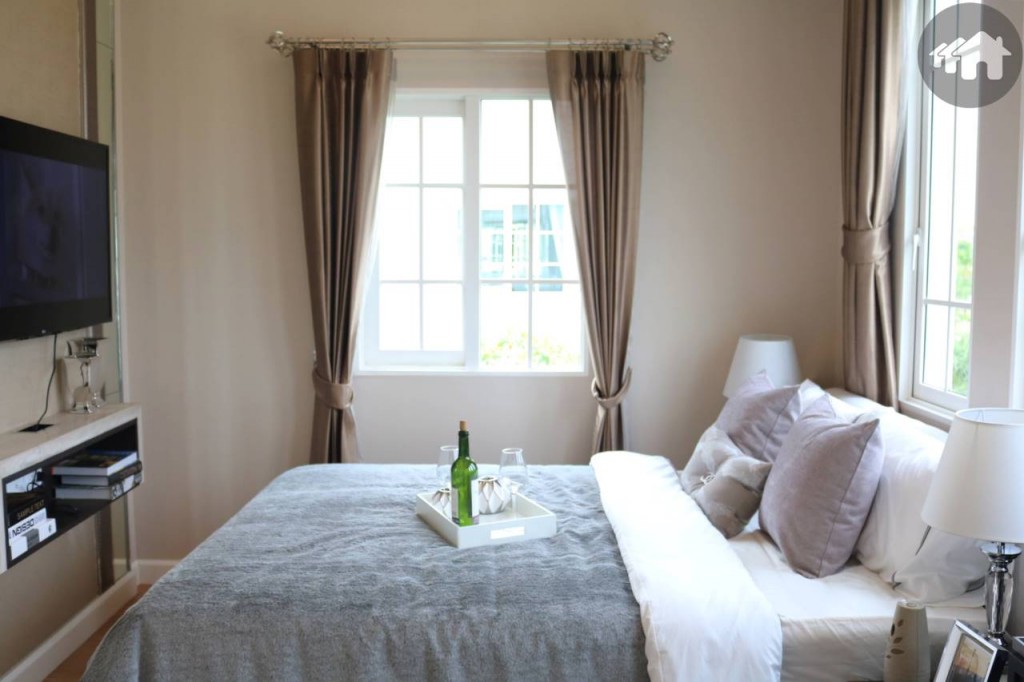 ห้องนอนมาสเตอร์โครงการ โกลเด้น ทาวน์ บางนา – สวนหลวง Golden Town Bangna Suanluang 