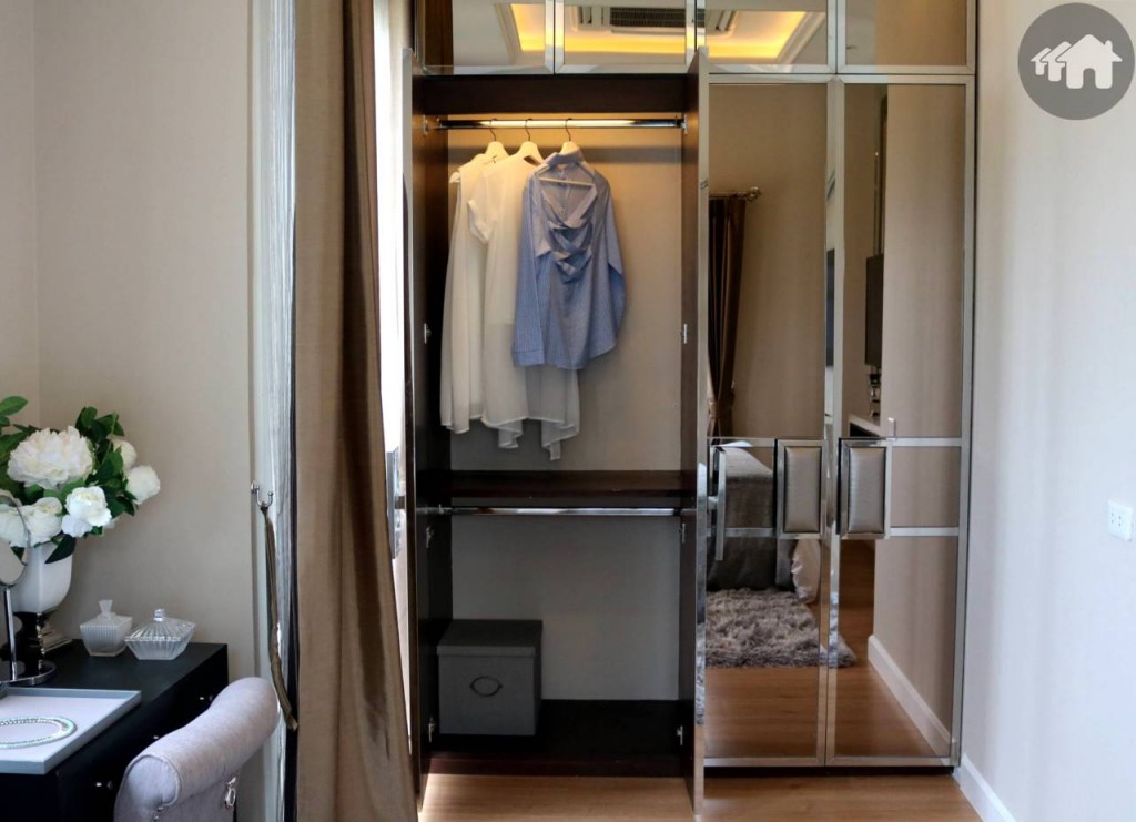 ห้องนอนมาสเตอร์ โครงการ โกลเด้น ทาวน์ บางนา – สวนหลวง Golden Town Bangna Suanluang 