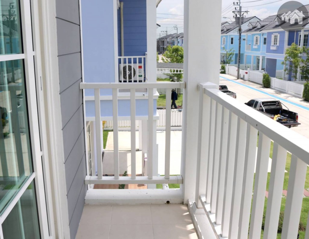 ระเบียงห้องนอนมาสเตอร์ ของโครงการ กรีนิช ไพร์ม ทางด่วนรามอินทรา-หทัยราษฎร์ Greenwich Prime Express Way Ramintra Hathairat