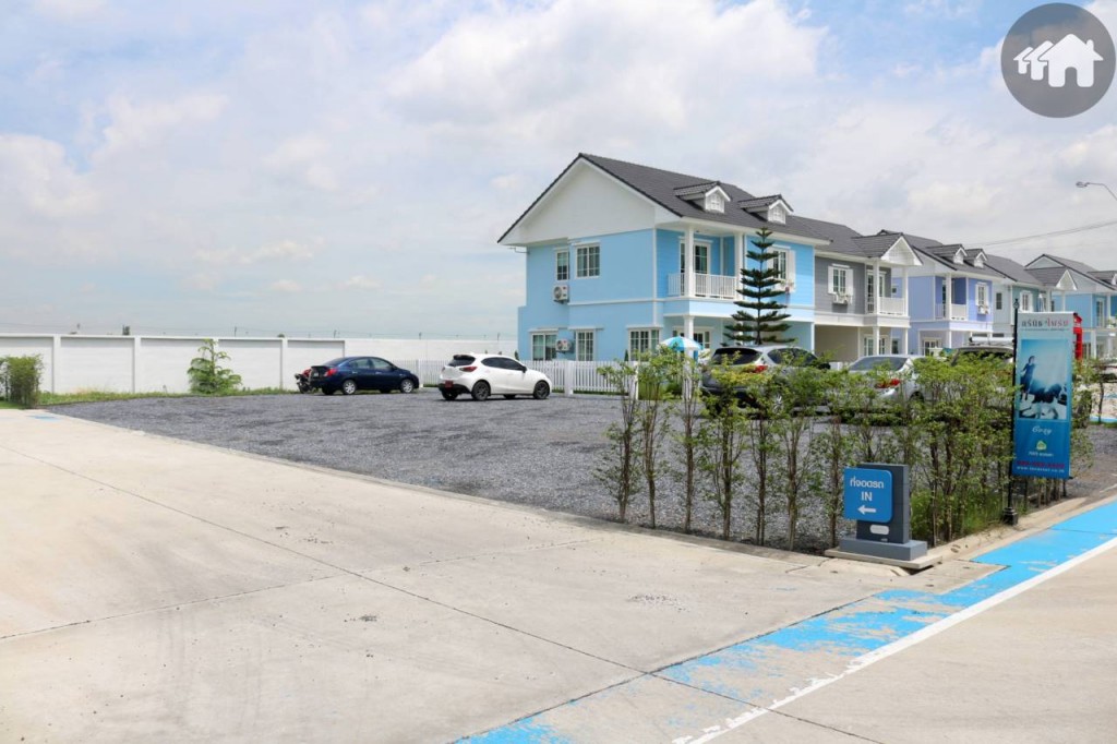 ที่จอดรถสำหรับผู้มาติดต่อโครงการ กรีนิช ไพร์ม ทางด่วนรามอินทรา-หทัยราษฎร์ Greenwich Prime Express Way Ramintra Hathairat