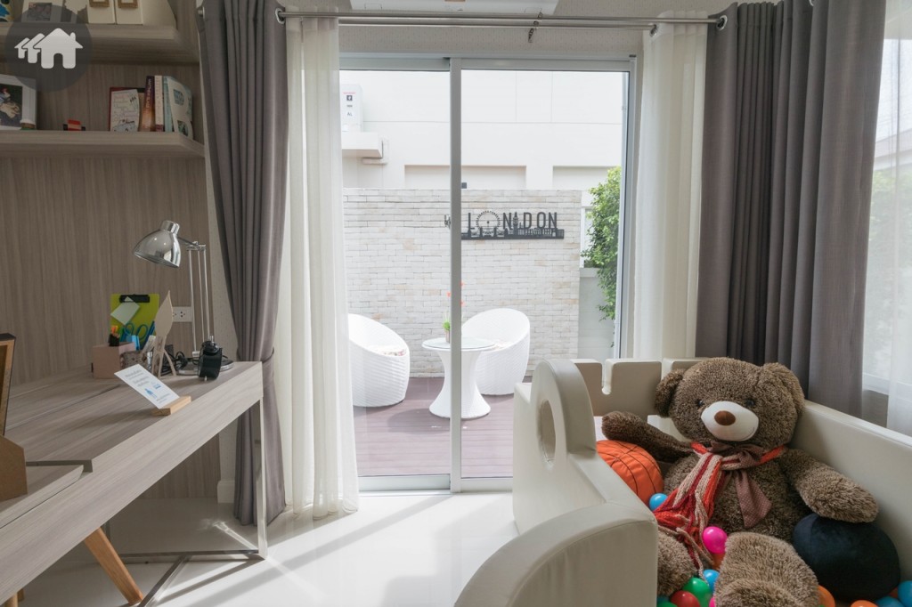 เชื่อมต่อกับพื้นที่สวนพักผ่อนด้านนอก