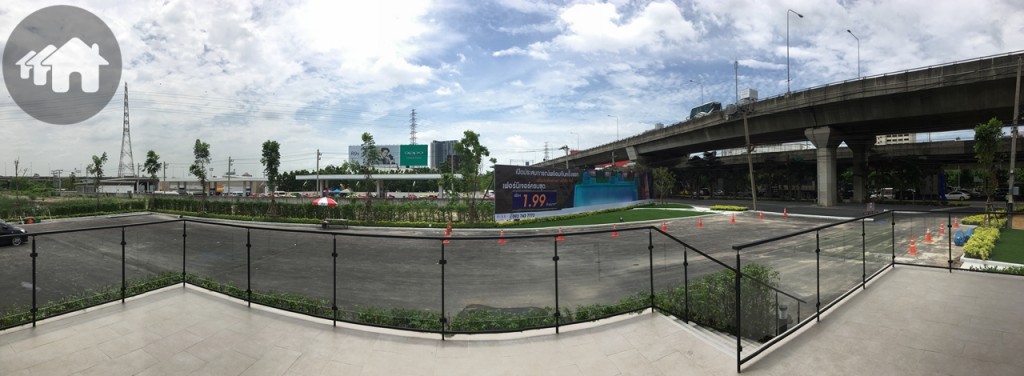 พื้นที่เตรียมก่อสร้างโครงการ ซึ่งด้านหน้าโครงการติดถนนพระราม 9 