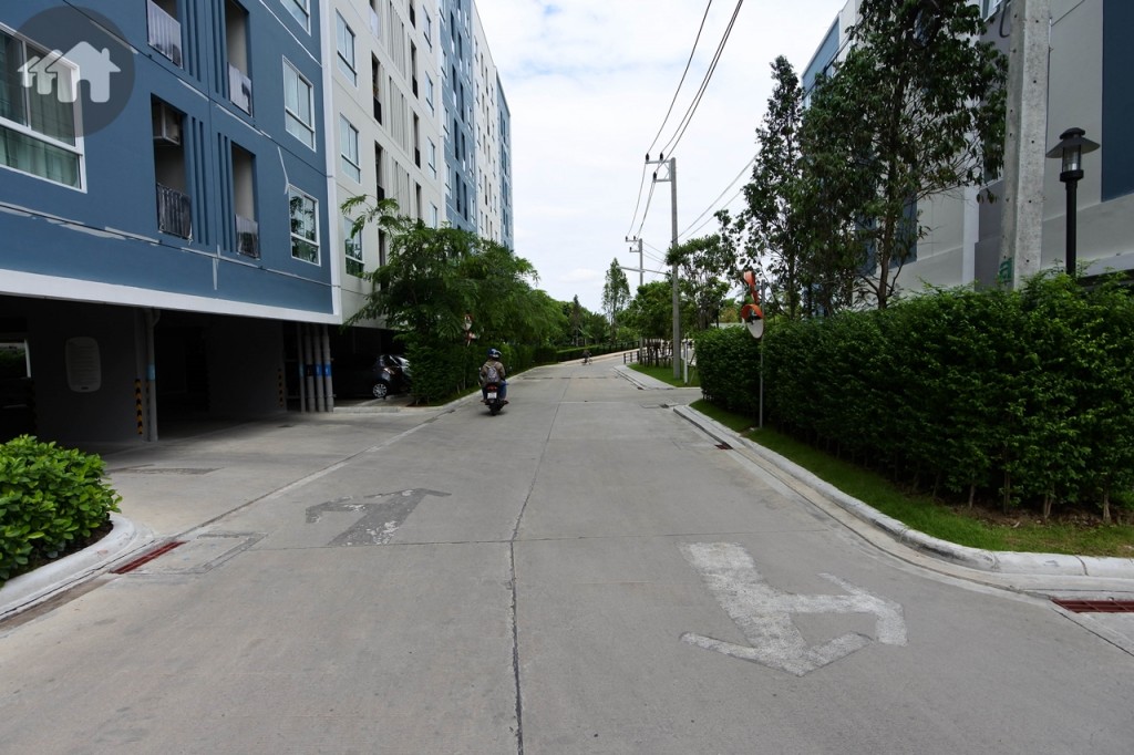 ถนนในโครงการกว้าง 6-12 เมตร