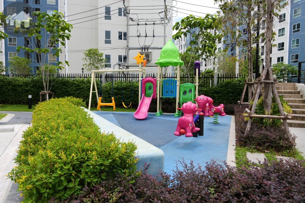 สนามเด็กเล่น