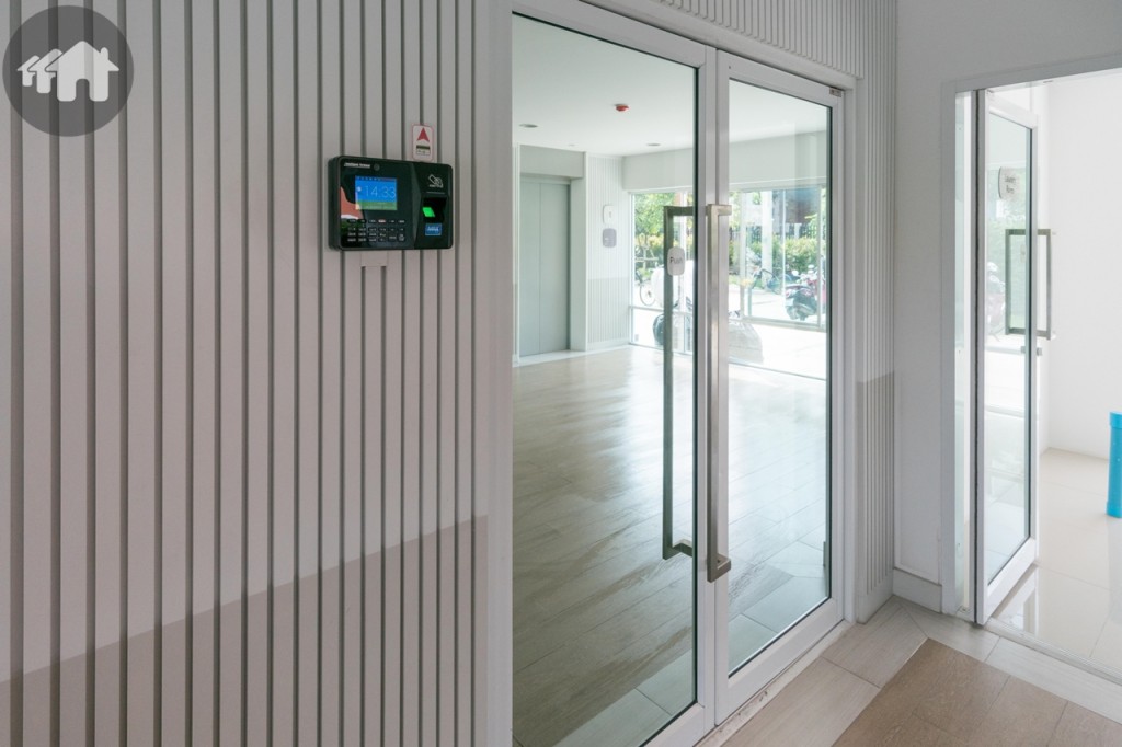 ทางเข้า-ออก อาคาร ด้วยระบบ Key card
