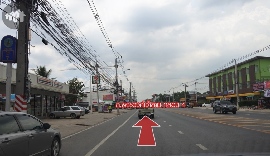 ตรงไปประมาณ 160 เมตร จะเจอร้าน 7-Eleven 