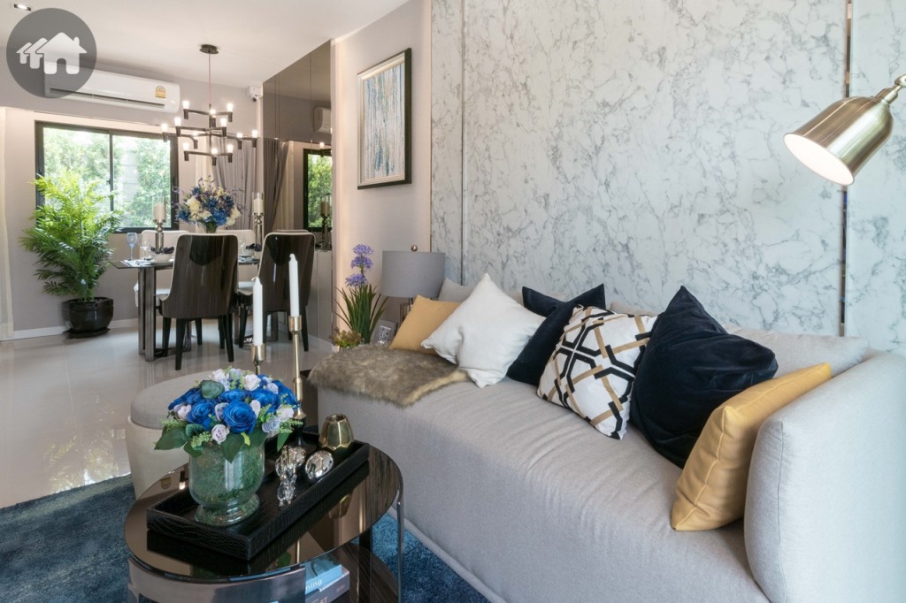 โซฟาขนาดใหญ่ สำหรับนั่งพักผ่อน หรือรับรองแขก