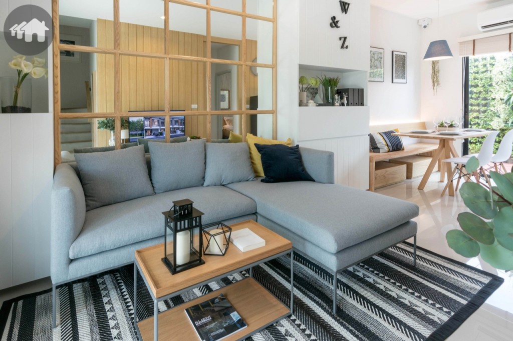 ด้านหนึ่งวางโซฟาขนาดใหญ่ได้สบาย 