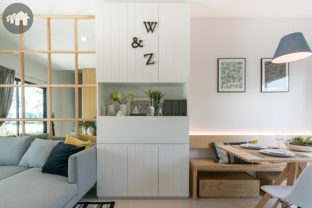 มีพื้นที่กว้างขวาง สามารถตกแต่งด้วยชั้นวาง หรือตู้เก็บของได้ และมีฟังก์ชันที่สามารถดัดแปลงเป็นมุมทำงานหรือเขียนหนังสือได้