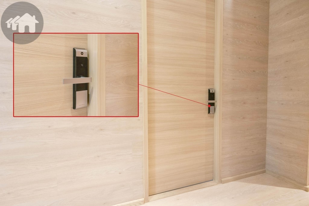 ประตูหน้าห้องสูง 2.40 เมตร พร้อม Digital Door Lock