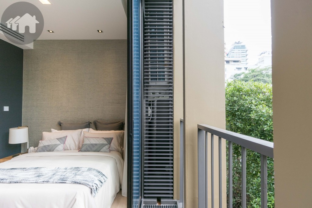 มีระแนงกั้นคอมเพรสเซอร์เครื่องปรับอากาศเพื่อความสวยงาม