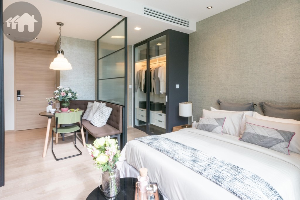 มองจากระเบียงเข้ามาภายในห้อง