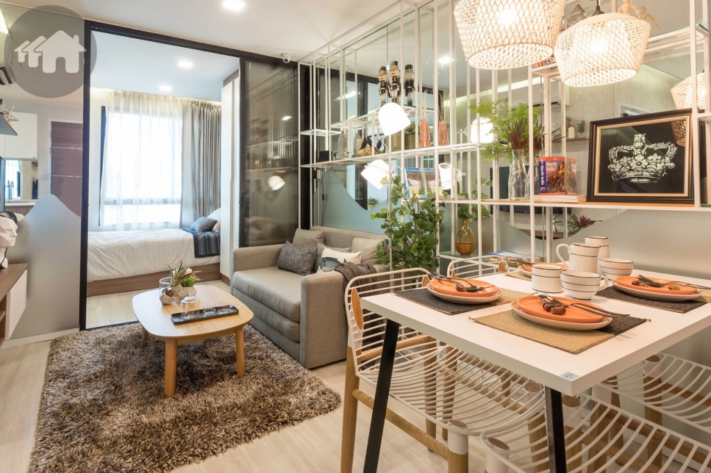 ห้องรับประทานอาหาร เปิดโล่งเชื่อมต่อกับห้องนั่งเล่น