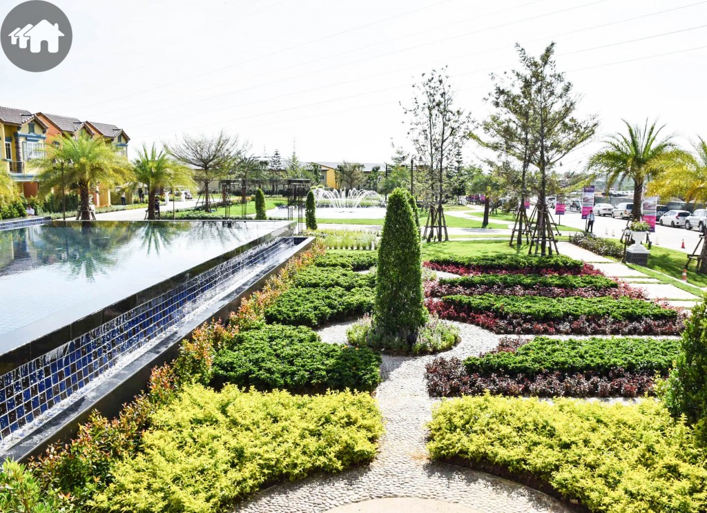 Golden Town Sriracha Assumption Project10 20170702131042