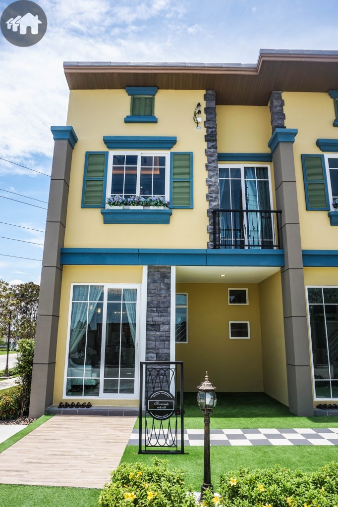 Golden Town Sriracha Assumption Sorrento2 DSC05853