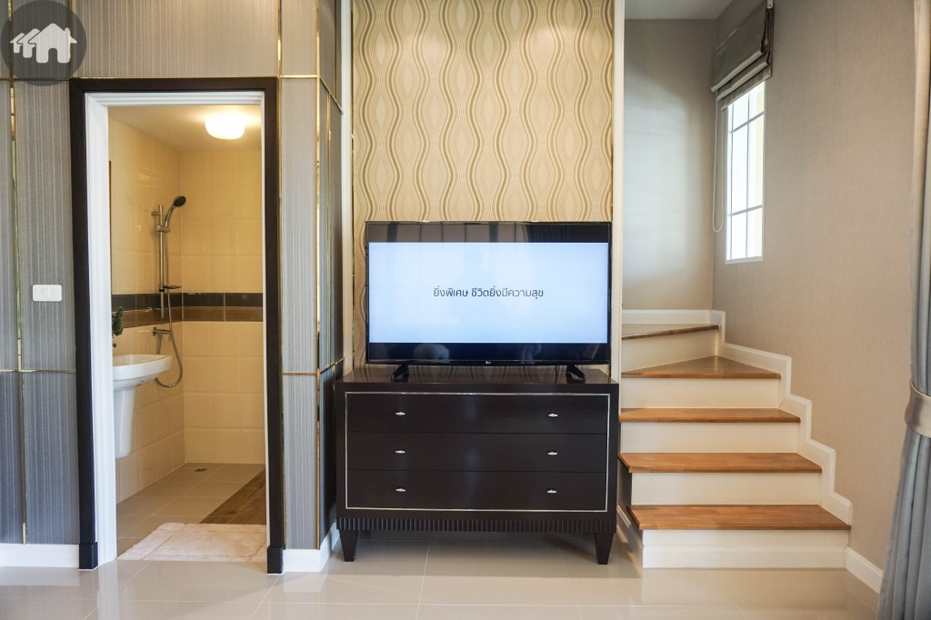 Golden Town Sriracha Assumption Verona10 DSC05960