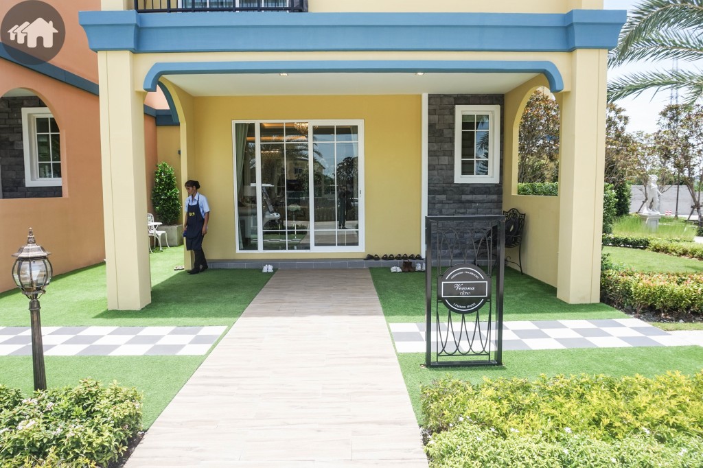 Golden Town Sriracha Assumption Verona2 DSC05950