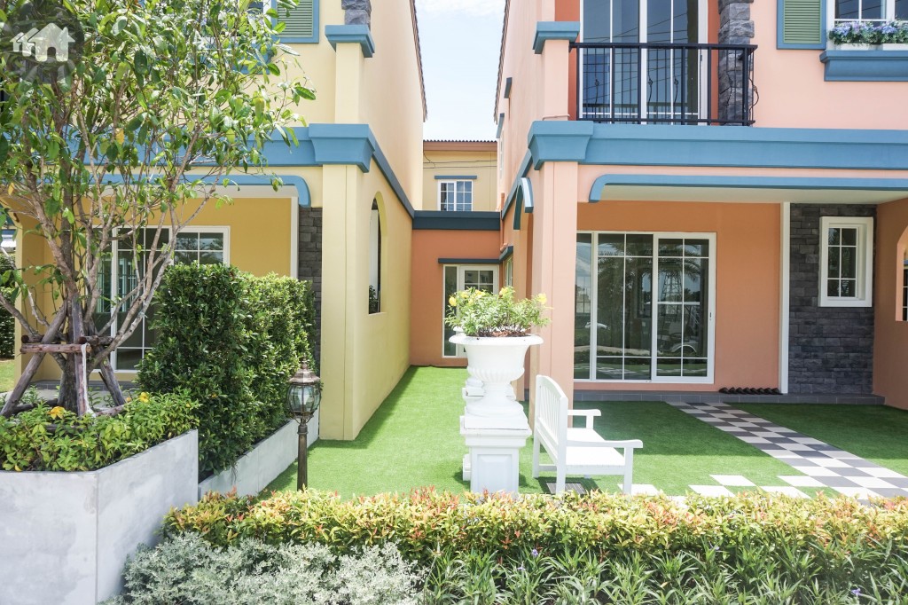 Golden Town Sriracha Assumption Verona3 DSC05949