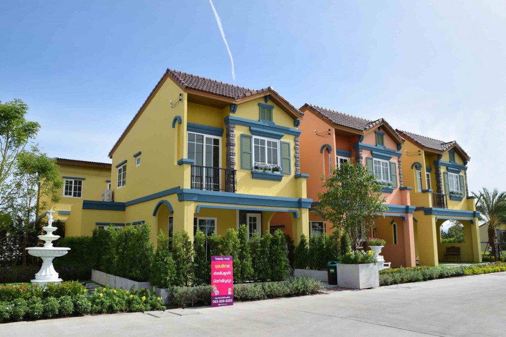 Golden Town Sriracha Assumption4 20170702131706