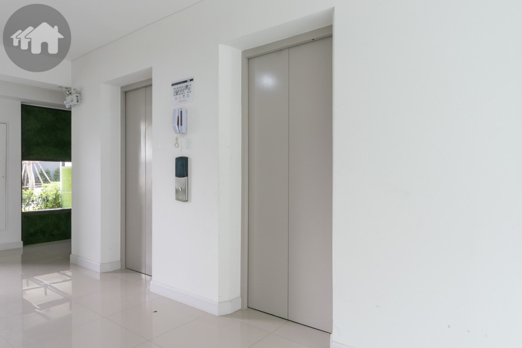 ลิฟท์โดยสารอาคารละ 2 ตัว