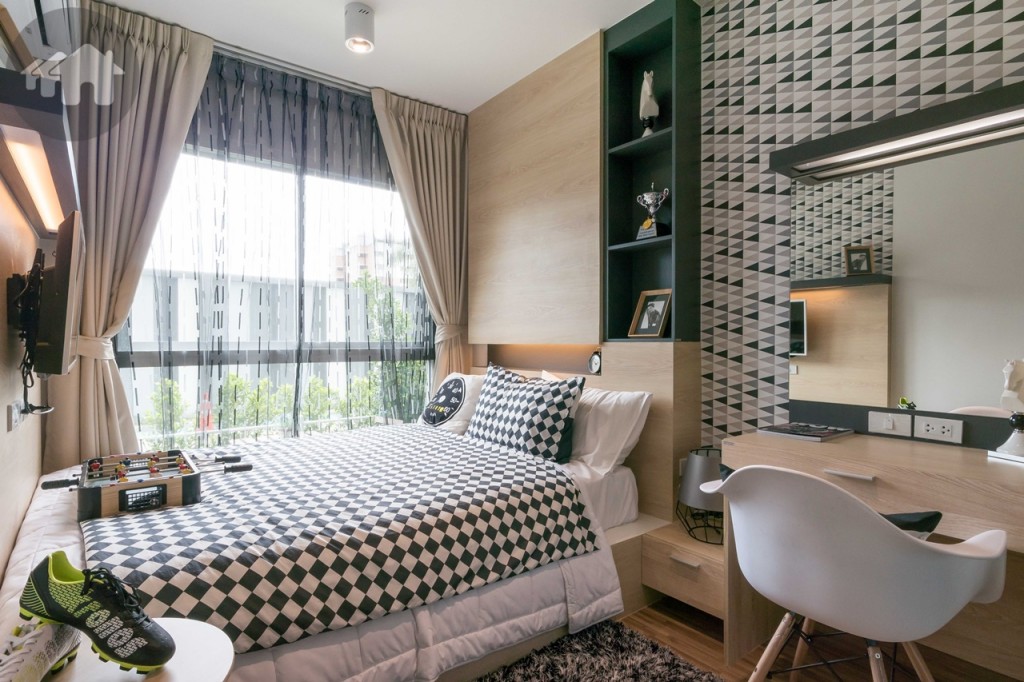 ห้องนอนขนาดใหญ่วางเตียงขนาด 5 ฟุต ได้สบายๆ