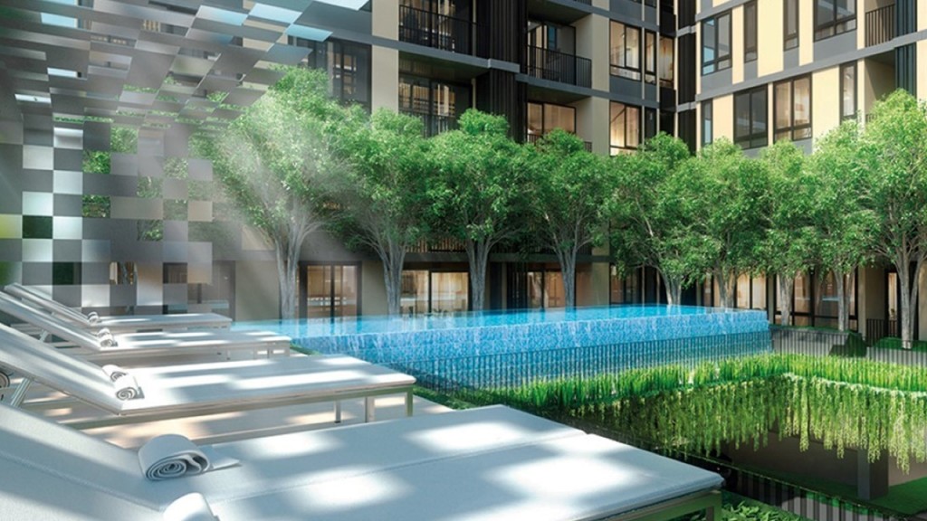 บริเวณชั้นที่ 2 เป็นสระว่ายน้ำระบบเกลือแบบสระน้ำล้น ขนาด 4x14 เมตร พร้อมที่นั่งพักผ่อนริมสระ