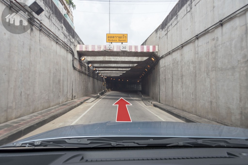 เนื่องจากปัจจุบันมีการก่อสร้างทางลอดแยกพัฒนาการ-รามคำแหง-ถาวรธวัช ทำให้ต้องไปกลับรถใต้อุโมงค์ที่บริเวณหน้ามหาวิทยาลัยเกษมบัณฑิต
