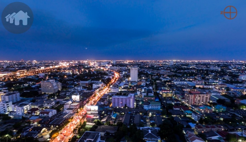 วิวทิศตะวันออกจากชั้นที่ 29 หันไปทาง ถ.พัฒนาการ และ ถ.ศรีนครินทร์