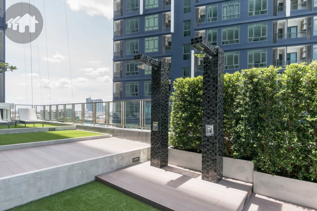 ด้านข้างเป็นพื้นที่ล้างตัว