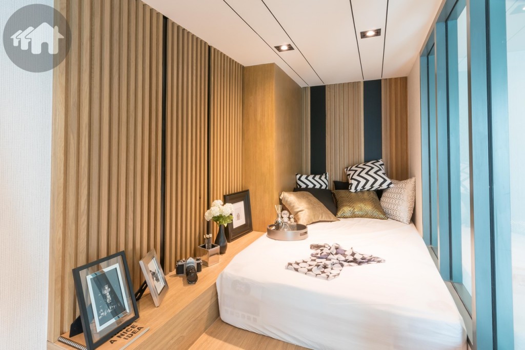 อีกด้านตกแต่งเป็นห้องนอนอีกหนึ่งห้อง วางเตียงขนาด 3 ฟุตได้สบายๆ