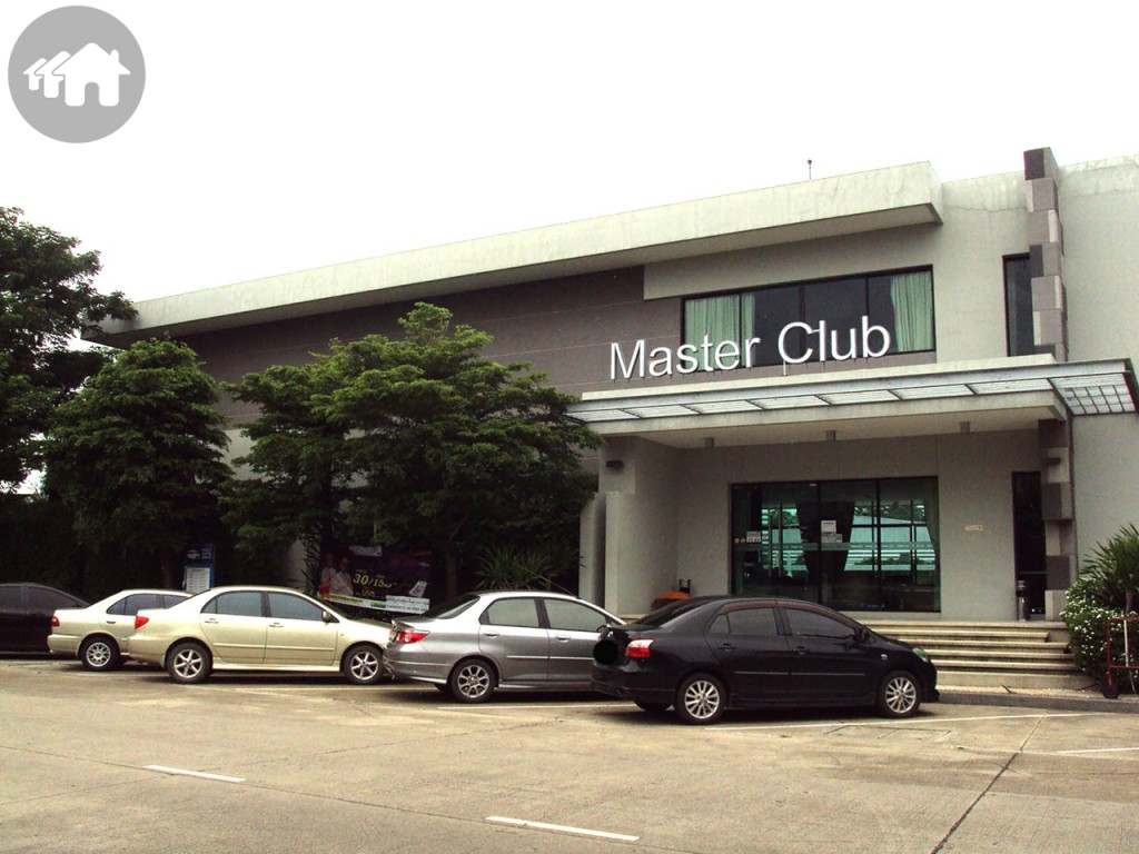 Master Club คลับเฮ้าส์ที่ลูกบ้านของทุกโครงการมาใช้บริการร่วมกัน รวมถึงคนนอกก็สามารถเข้ามาใช้บริการได้เช่นกัน ซึ่งล่าสุดจะมี 7-11 อยู่ด้านหน้าคลับเฮ้าส์ (อยู่ระหว่างการก่อสร้าง) 