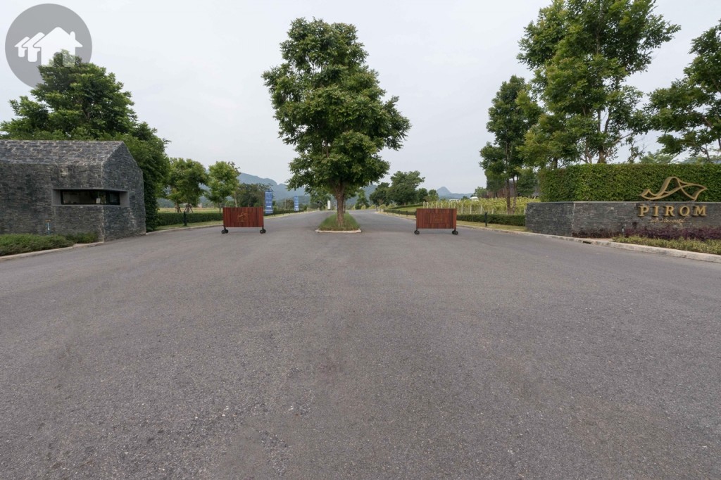 ด้านหน้าโครงการภิรมย์ แอท วินยาร์ด เขาใหญ่