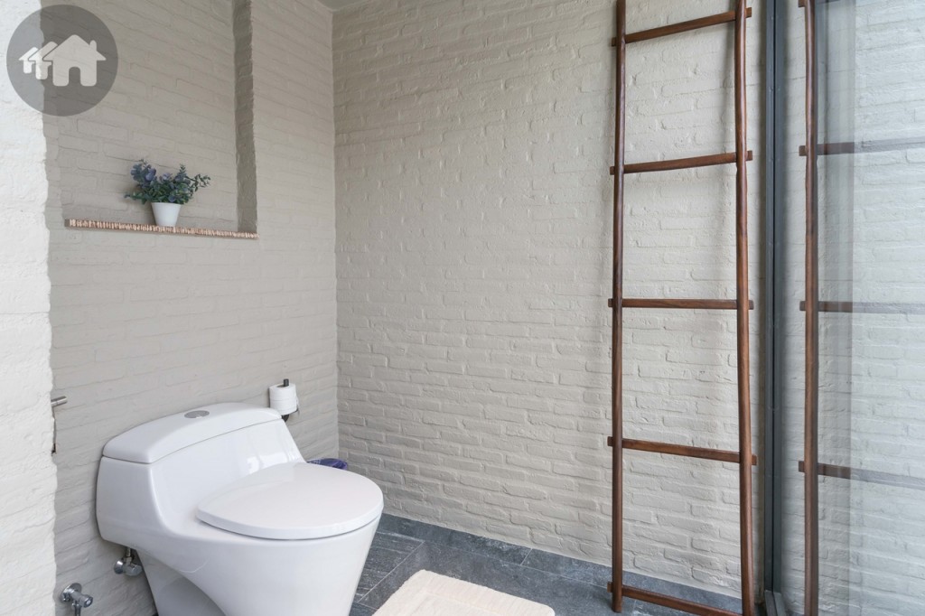 Pirom at Vineyard_050