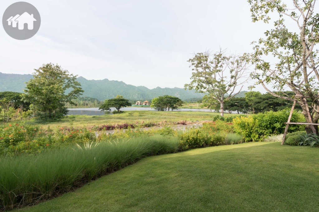 เชื่อมต่อไปสู่พื้นที่สวนหน้าบ้าน