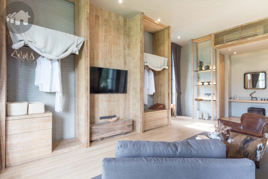 มุมโทรทัศน์ และตู้เสื้อผ้า ที่ยังคงความเรียบง่ายเช่นเดิม